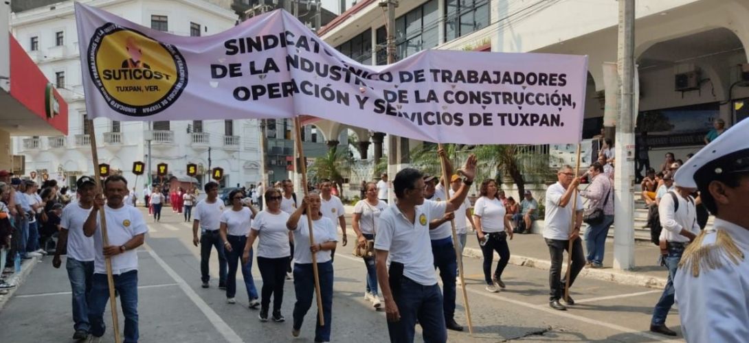 Marchan miles de trabajadores tuxpeños, exigiendo condiciones laborales más justas, equitativas y dignas