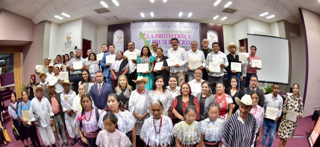 Municipios firman convenios en favor de lenguas indígenas