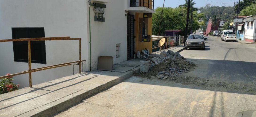Particulares también provocan fugas y baches