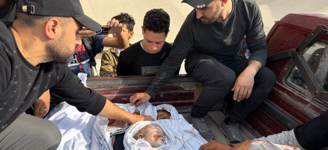 ¡Nueva matanza de niños! Bombardeo de un campo de refugiados deja 22 niños muertos y 15 mujeres
