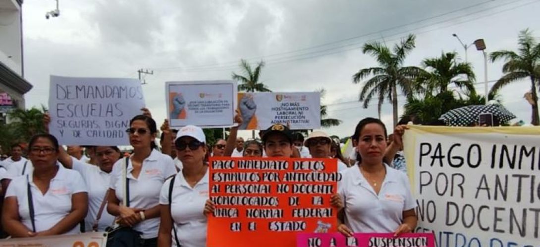 Exigen docentes atender rezagos administrativos