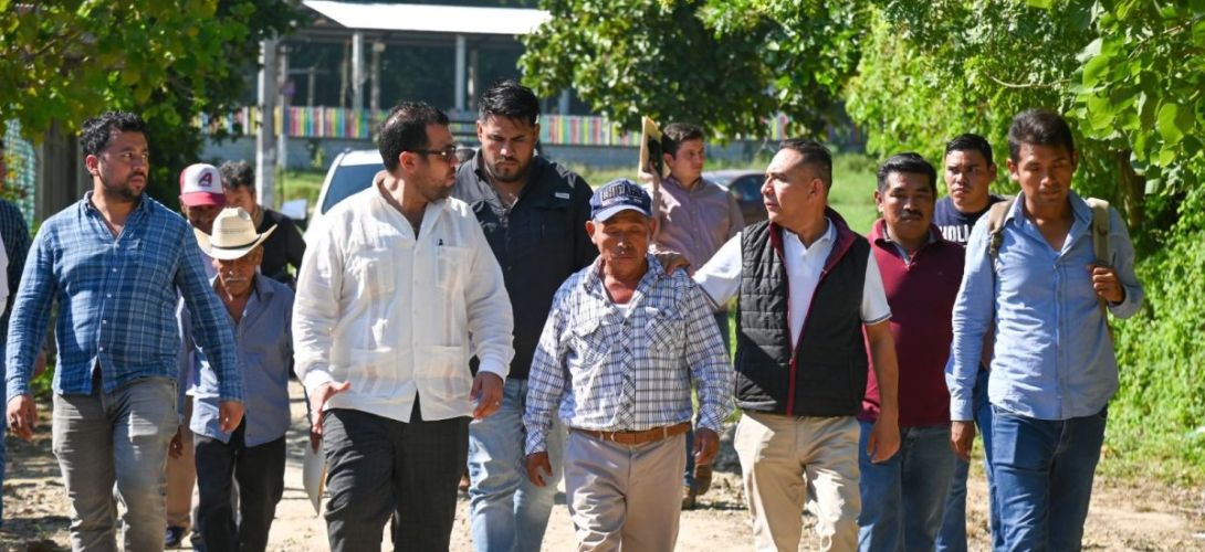 Alcalde visita comunidades