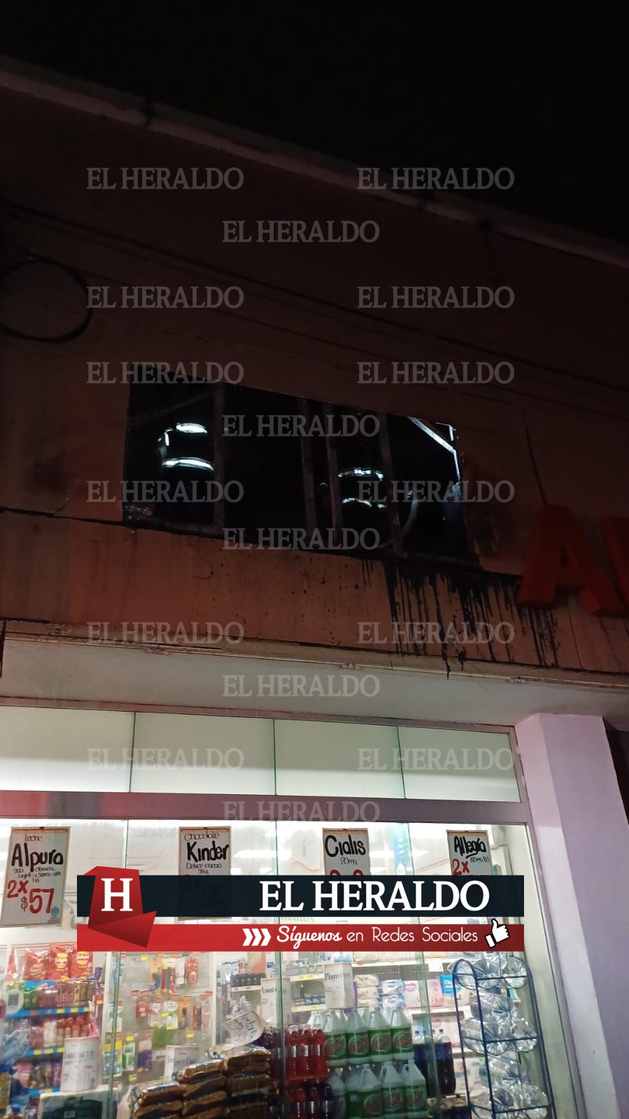 Se incendia farmacia de Coatzacoalcos 3