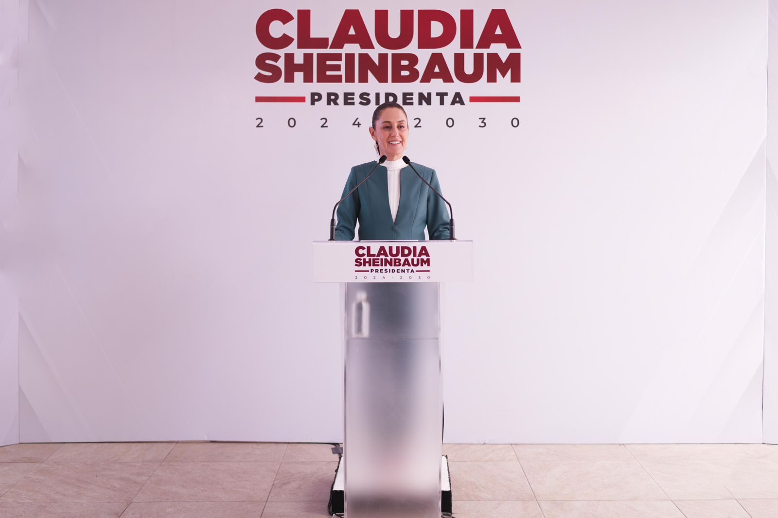 CLAUDIA2