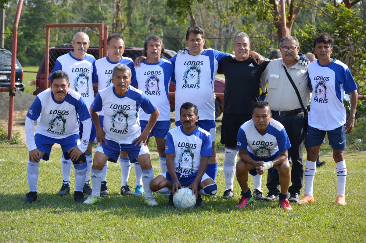 El Heraldo de Tuxpan - Jubilados y Lobos París, sin daño