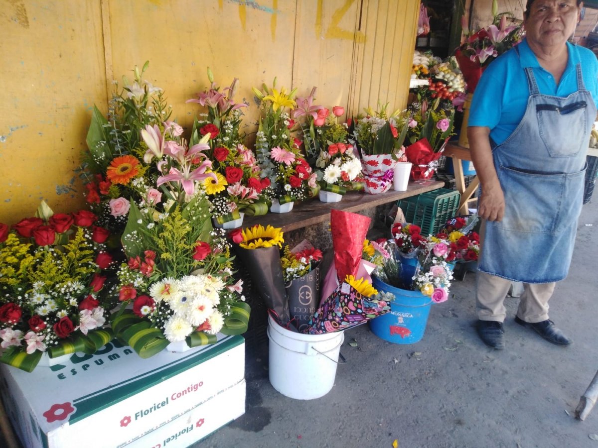 El Heraldo de Tuxpan - Altos precios inhibieron venta de flores