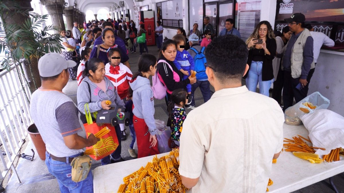 05 entregan velitas 1