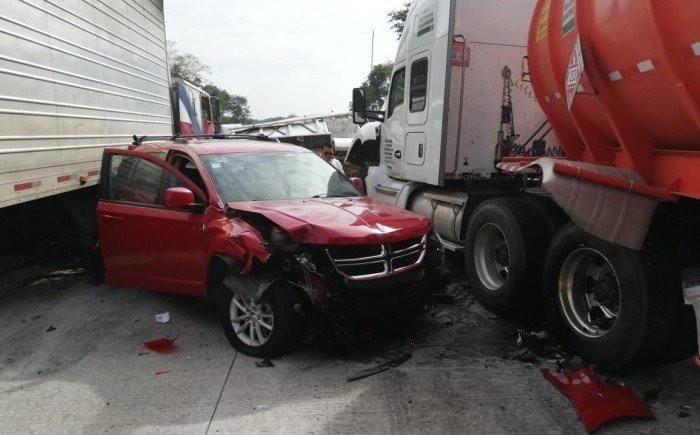 El Heraldo De Tuxpan - Choque Múltiple En Autopista Córdoba- Veracruz ...